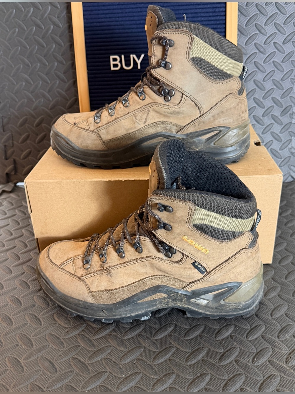 Lowa Renegade GTX Mid Boots Mens size 9.5 Brown Leather Hiking Trail (Bin#1)